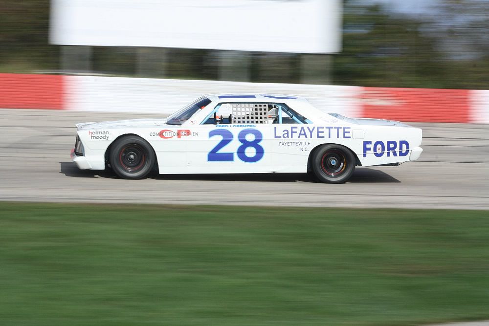 IMAGE: http://i1174.photobucket.com/albums/r601/kevinlillard/12112013b/2014-10-05a-0339a_zps34d9ee3c.jpg