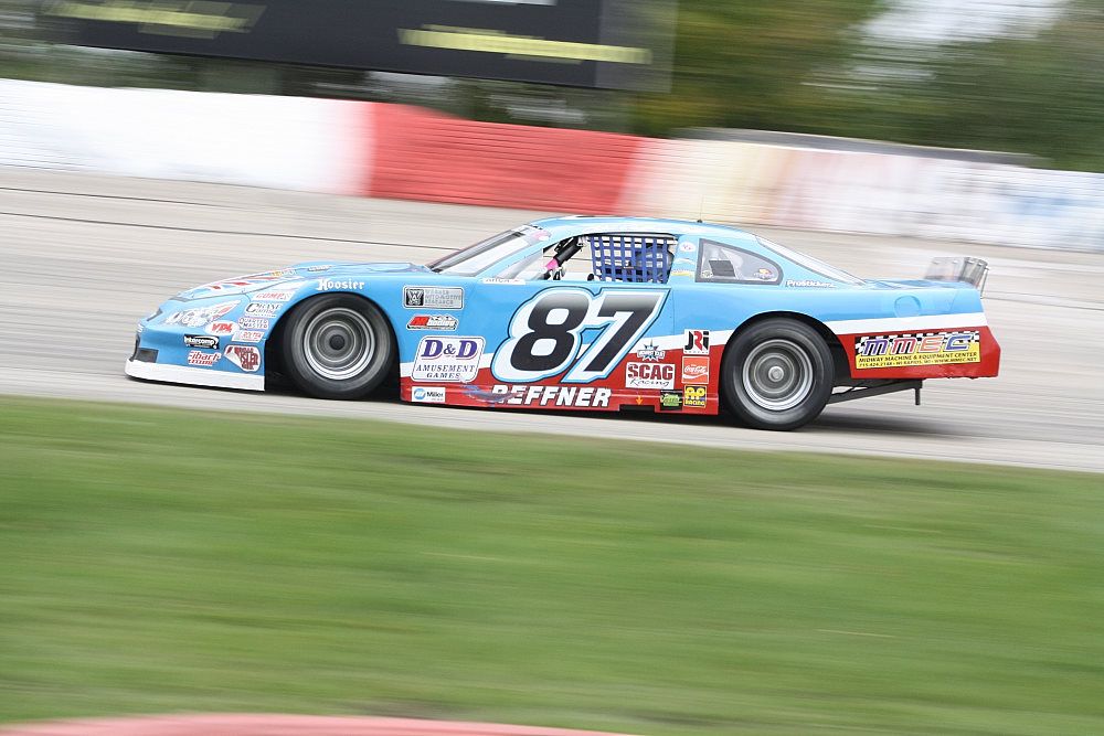 IMAGE: http://i1174.photobucket.com/albums/r601/kevinlillard/12112013b/2014-10-05a-1273a_zpsa60d9c58.jpg