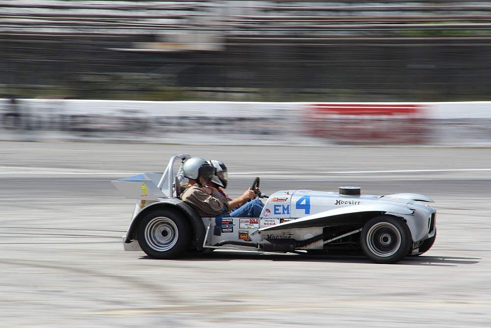 IMAGE: http://i1174.photobucket.com/albums/r601/kevinlillard/2012-0923b-0673_zpsccc60af9.jpg