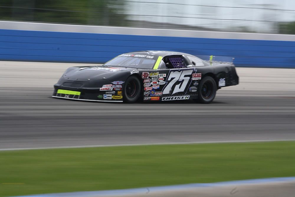 IMAGE: http://i1174.photobucket.com/albums/r601/kevinlillard/2014-06-07a-3051_zps02a186bf.jpg