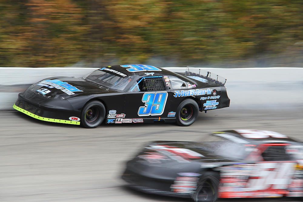 IMAGE: http://i1174.photobucket.com/albums/r601/kevinlillard/sep7/20111016b0024_zpsd96184db.jpg