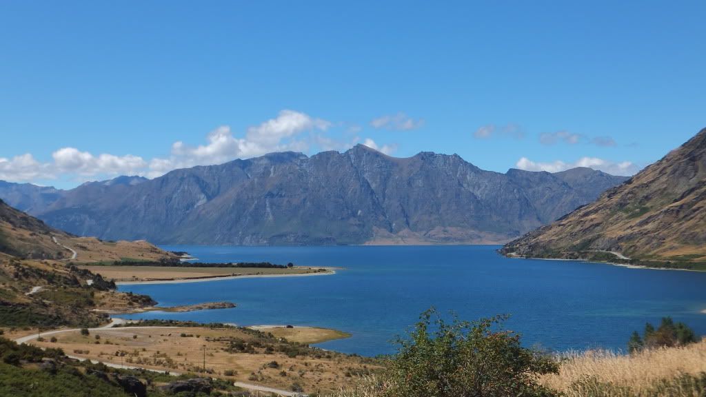 LakeHawea1.jpg