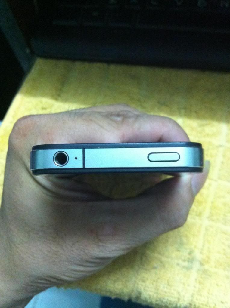 1 căp ip4 lock BB 4.10 ghép sim OK,FW 5.1.1(có shsh)...trắng lock ATT.đen lock KS - 9